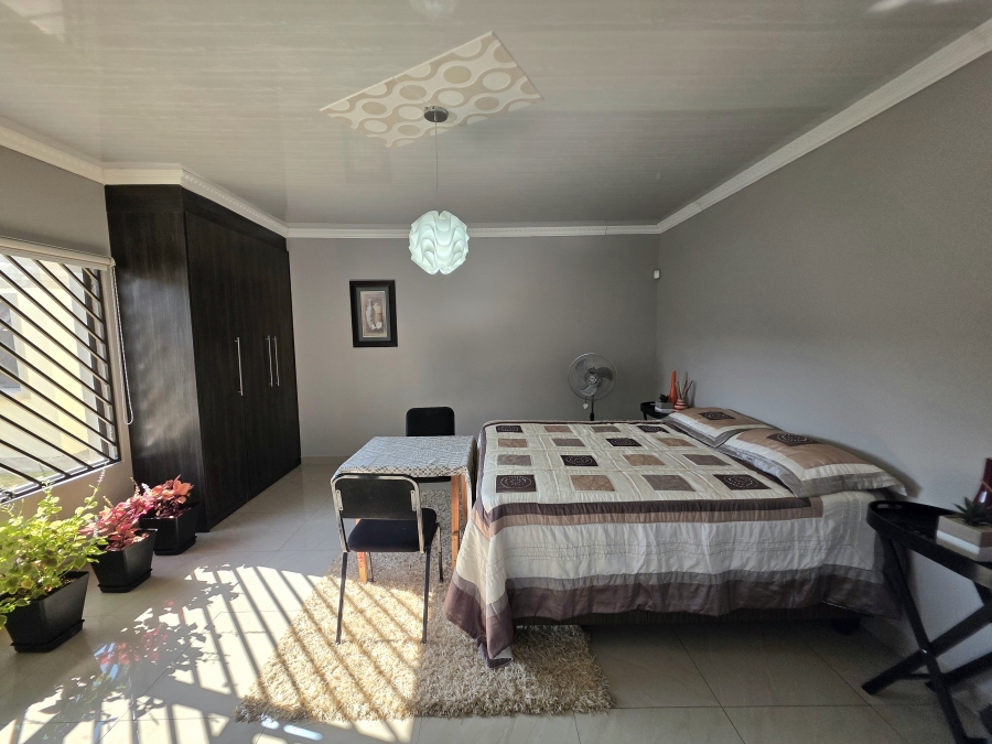 4 Bedroom Property for Sale in Flamingo Park Free State